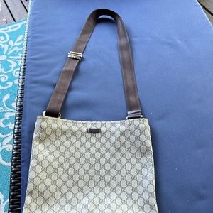 Gucci shoulder bag